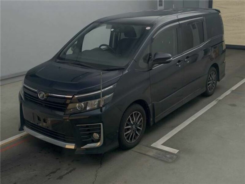 TOYOTA　VOXY