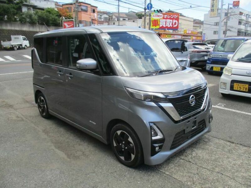 NISSAN　ROOX