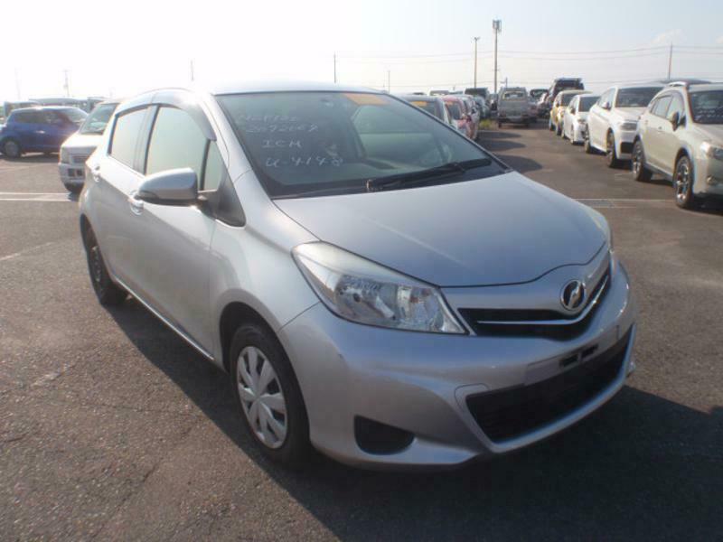 TOYOTA　VITZ