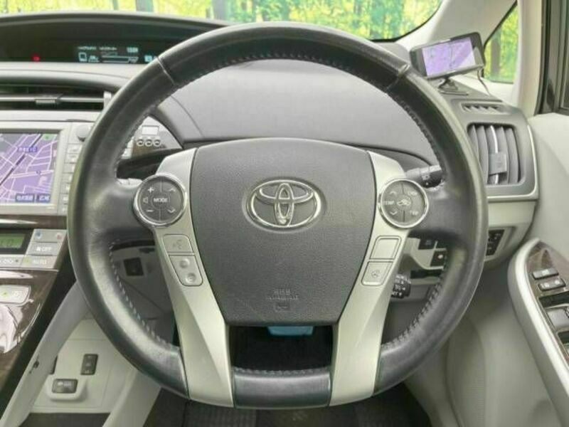 PRIUS PHV-11