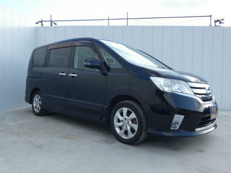 NISSAN　SERENA