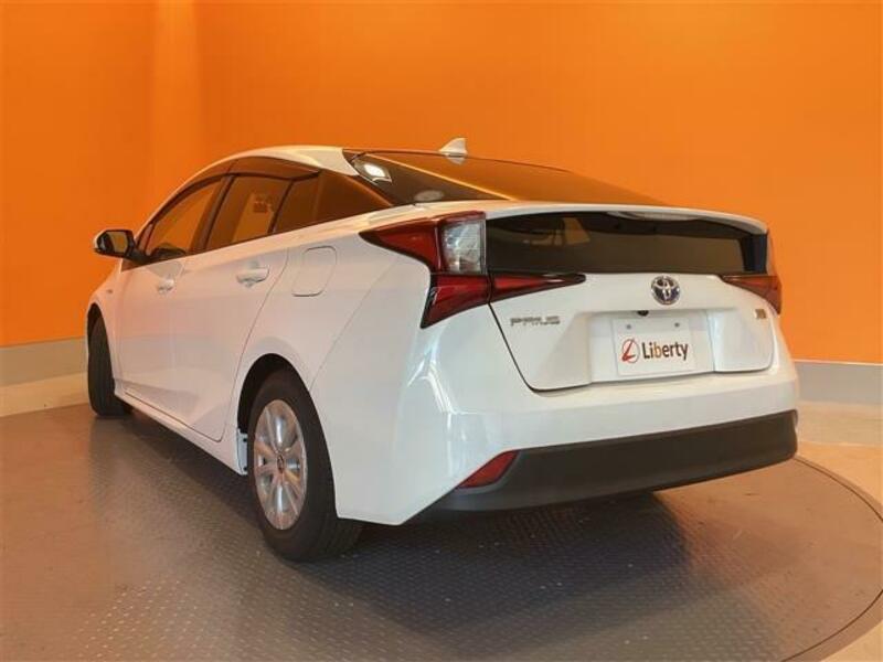 PRIUS-16