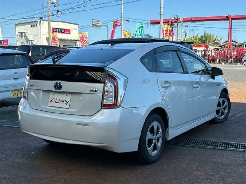 PRIUS-4