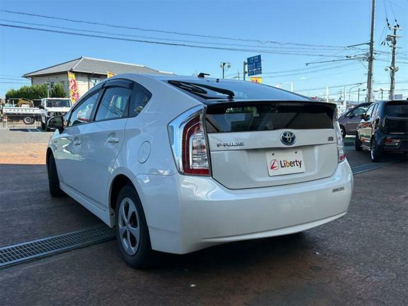 PRIUS-6