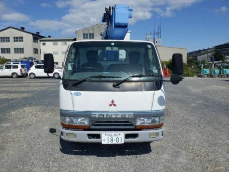 MITSUBISHI　CANTER