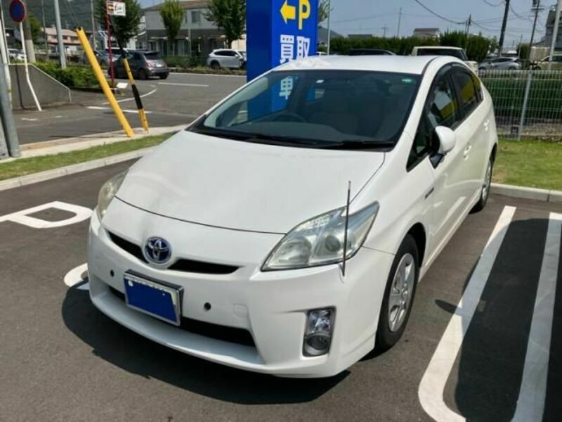 TOYOTA　PRIUS