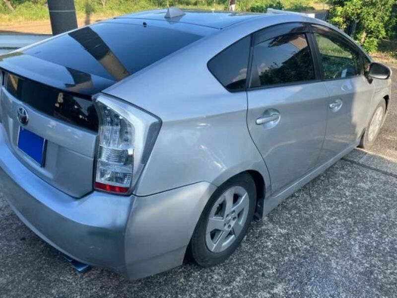 PRIUS-4