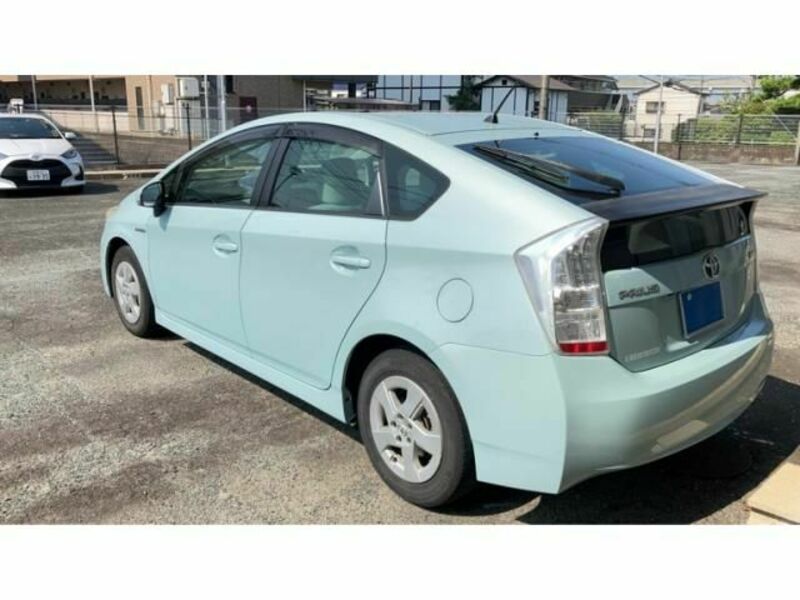 PRIUS-6