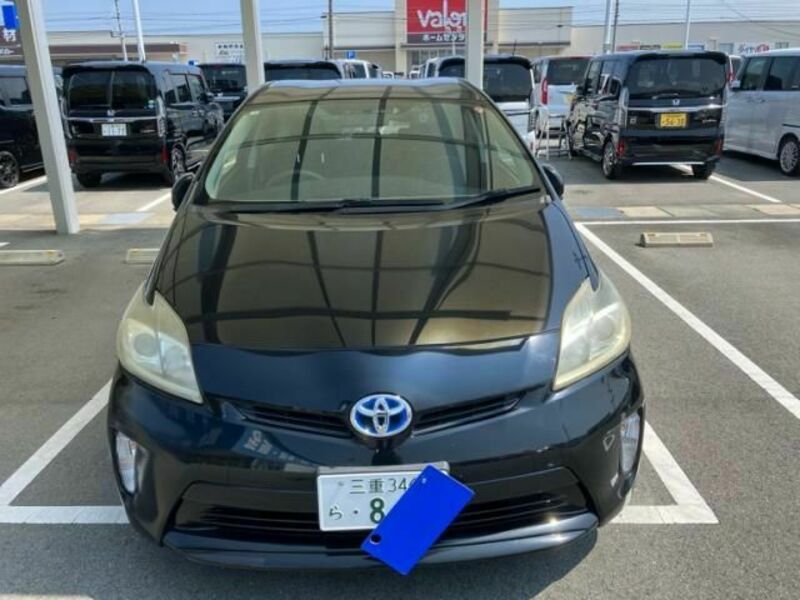 TOYOTA　PRIUS