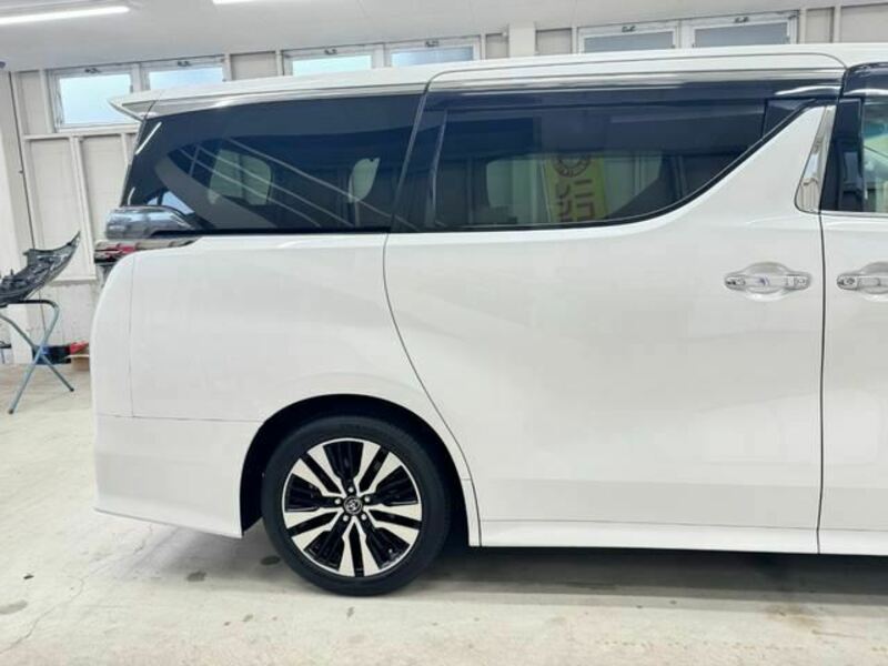 VELLFIRE-23