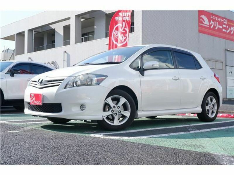 TOYOTA　AURIS