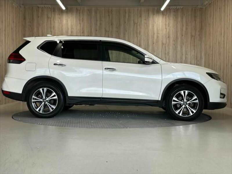 X-TRAIL-9