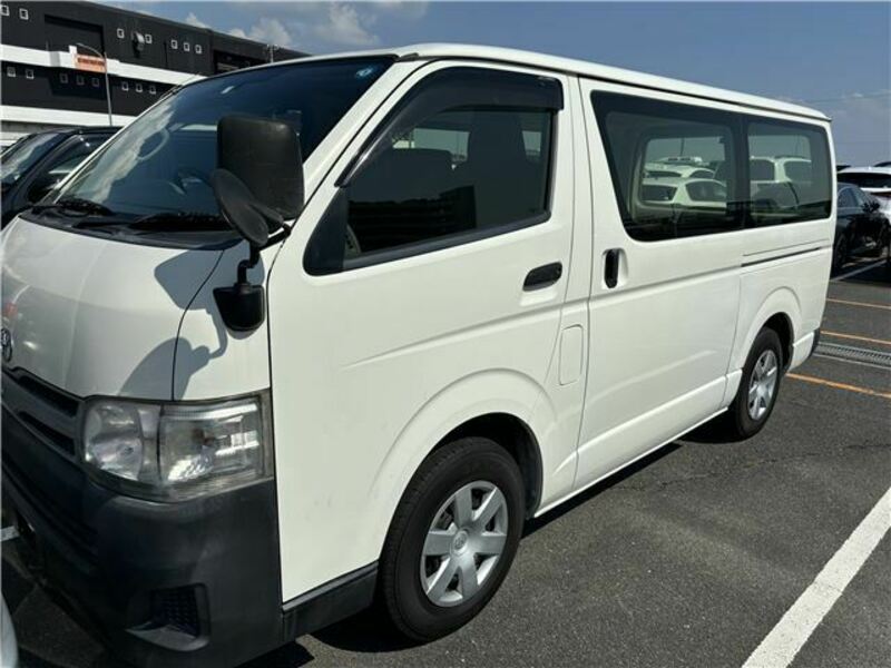 TOYOTA　HIACE VAN