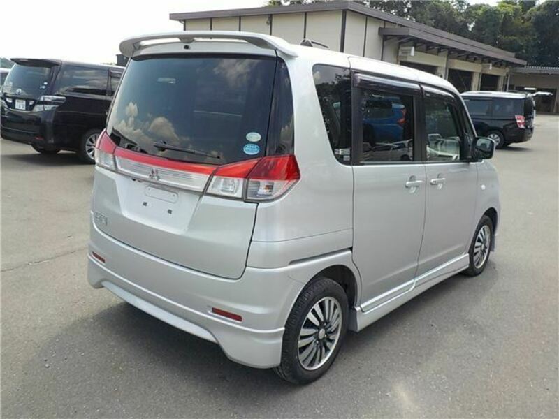 DELICA D2