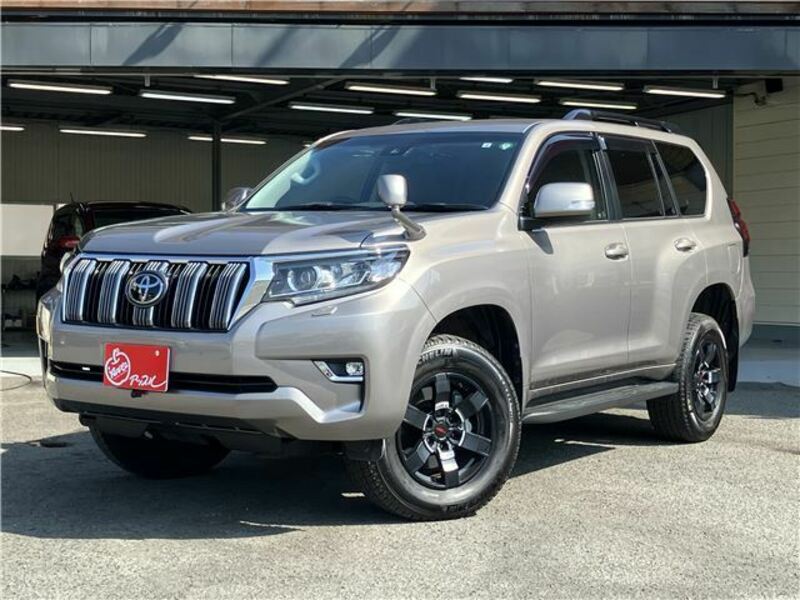 TOYOTA　LAND CRUISER PRADO