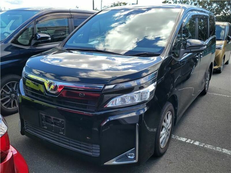 TOYOTA　VOXY