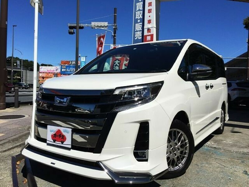 TOYOTA　NOAH