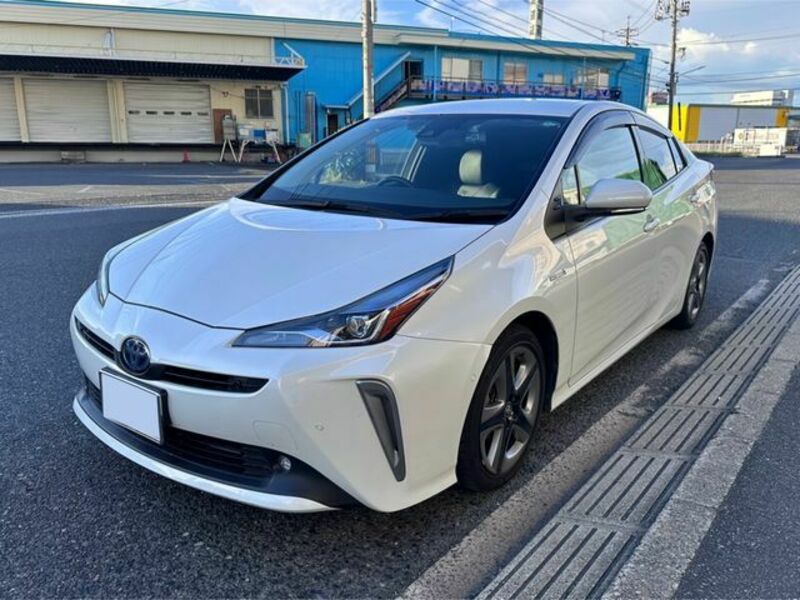 TOYOTA　PRIUS