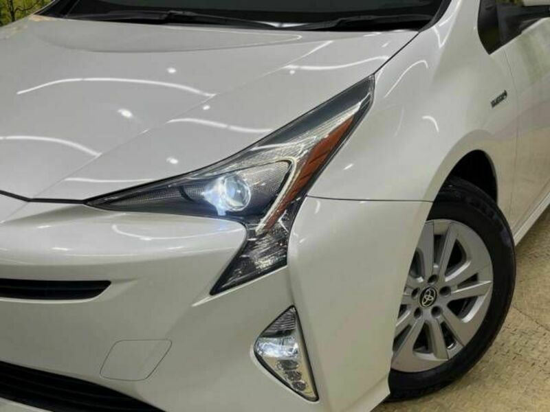 PRIUS-12