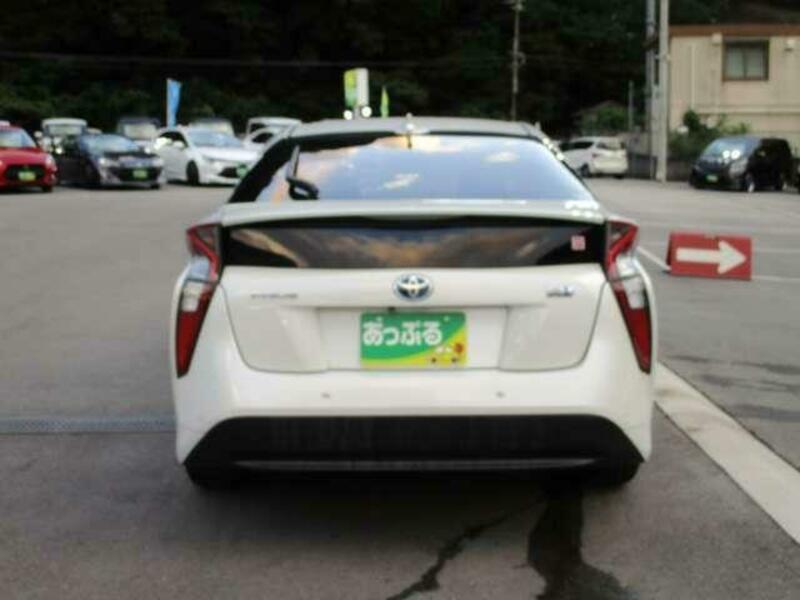 PRIUS-4