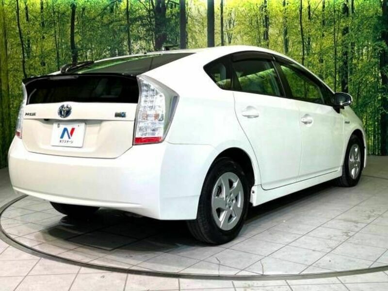 PRIUS-17