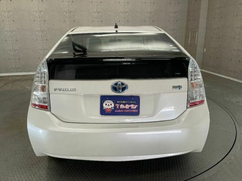 PRIUS-4