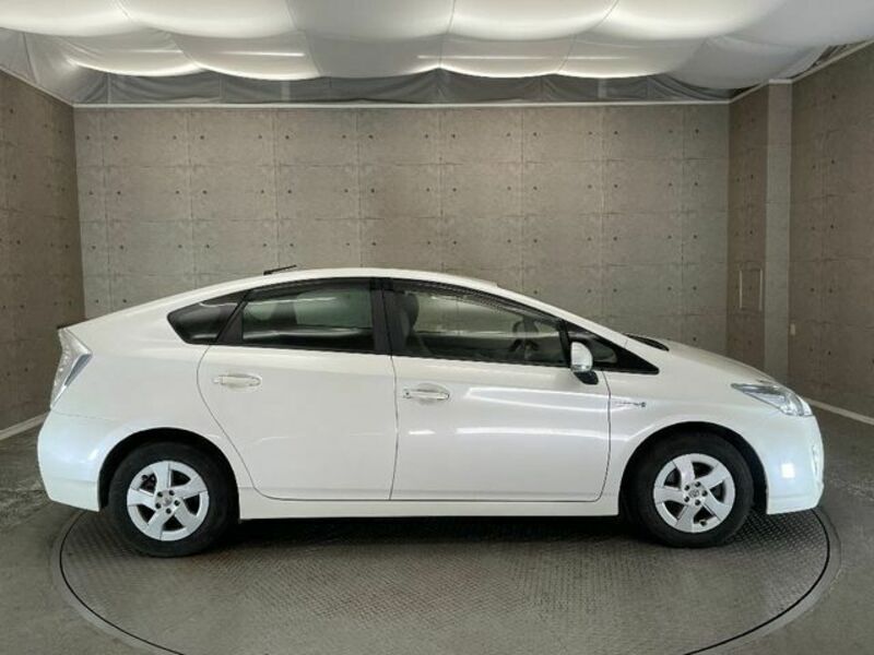 PRIUS-6