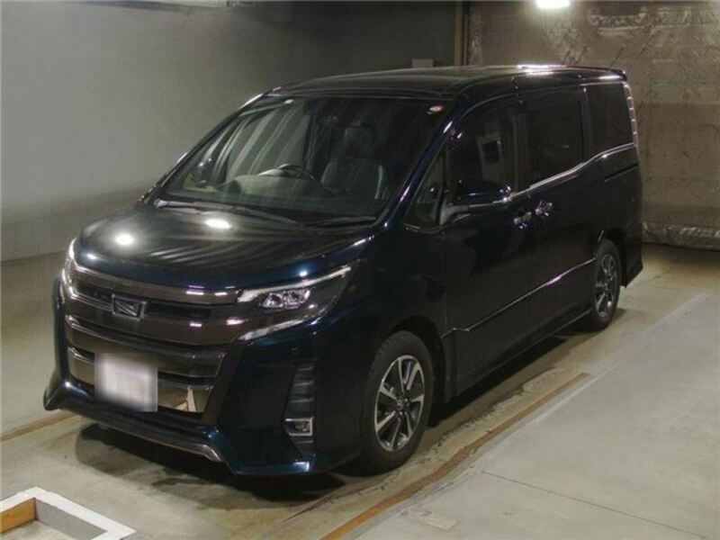 TOYOTA　NOAH