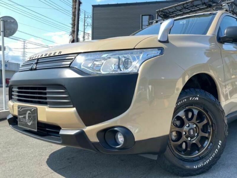 OUTLANDER PHEV-36