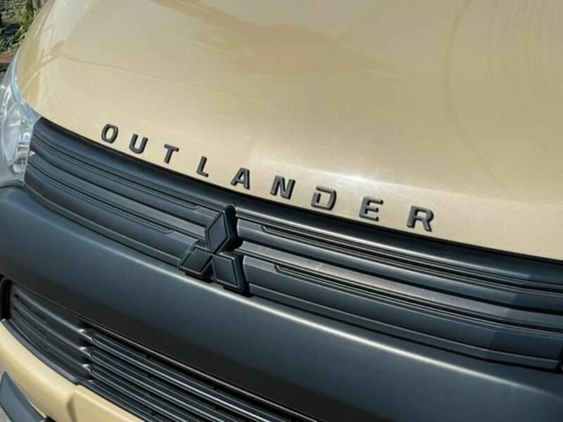 OUTLANDER PHEV-39