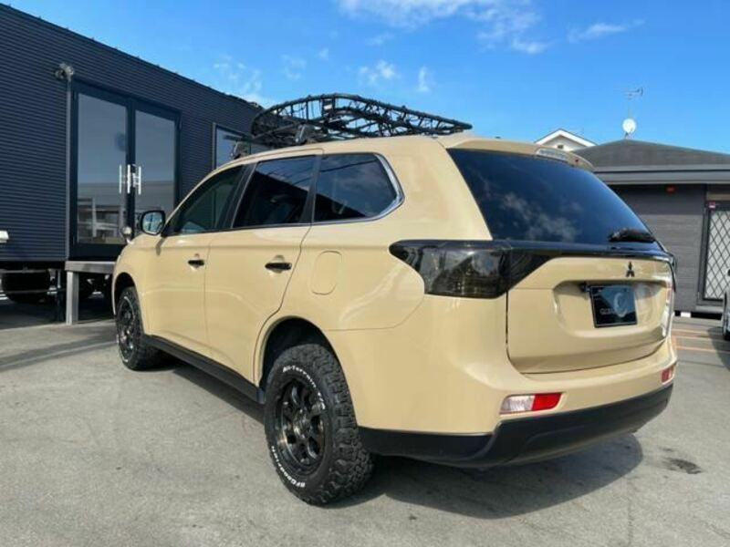 OUTLANDER PHEV-44