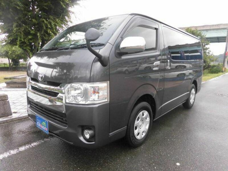 TOYOTA　HIACE VAN