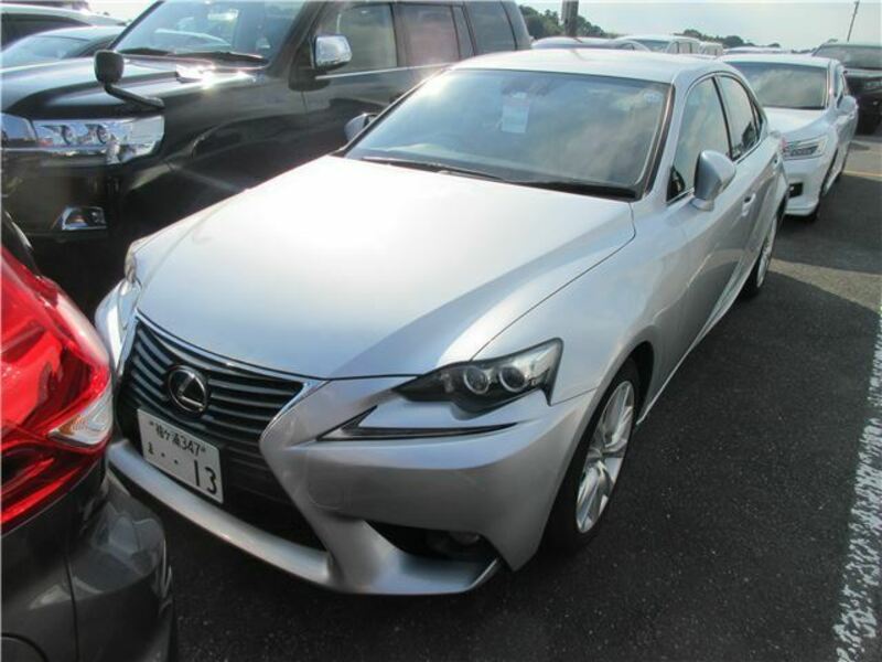 LEXUS　IS