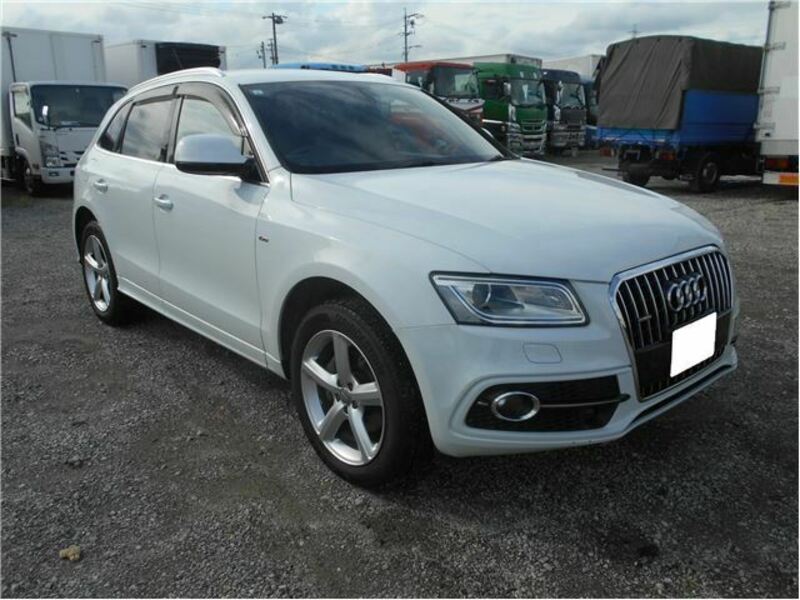 AUDI　Q5