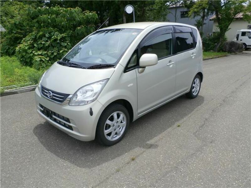 DAIHATSU　MOVE