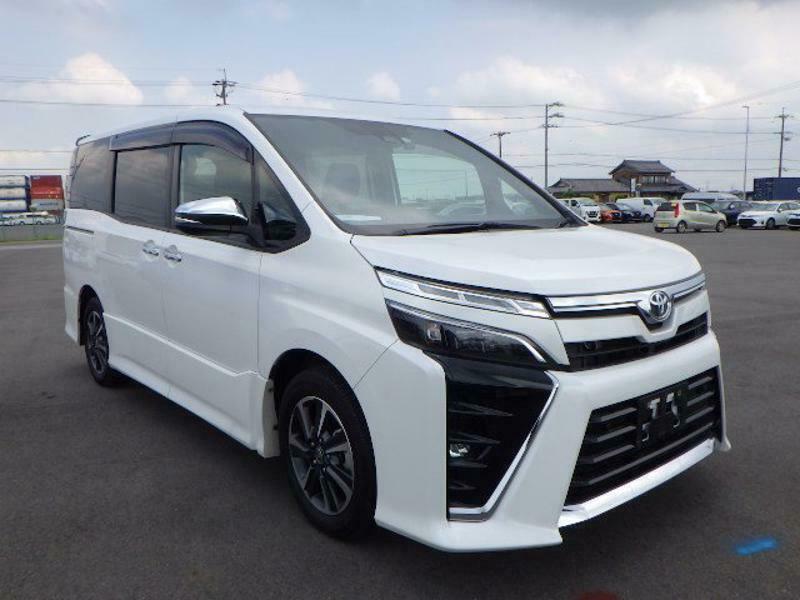 TOYOTA　VOXY