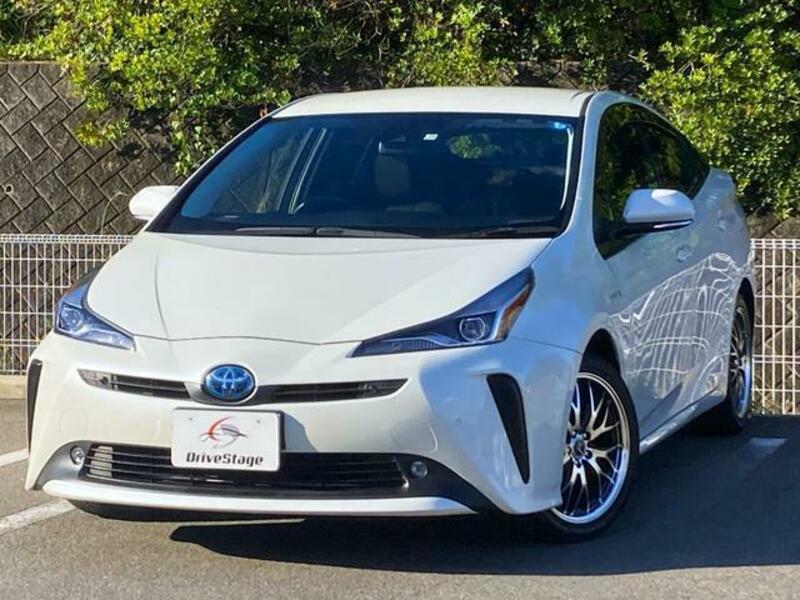 TOYOTA　PRIUS