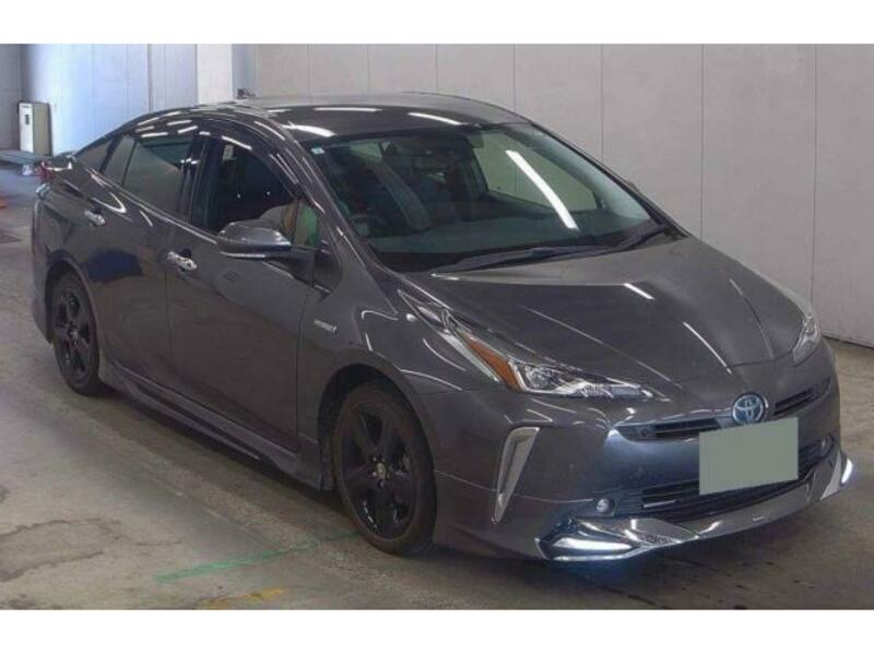 TOYOTA　PRIUS