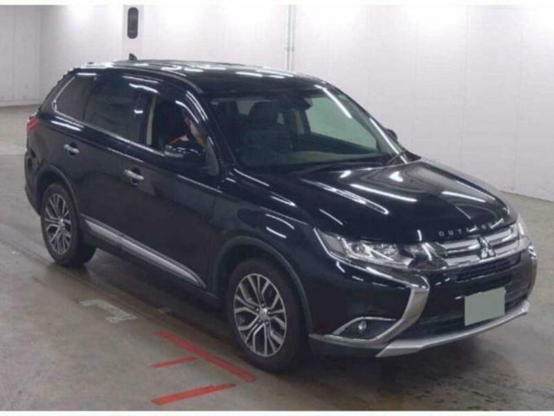 MITSUBISHI　OUTLANDER