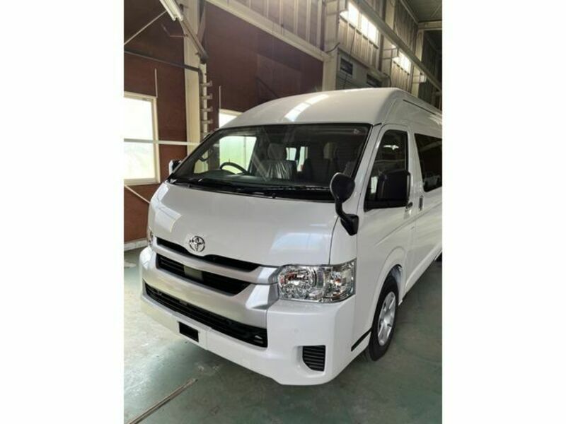 TOYOTA　HIACE COMMUTER