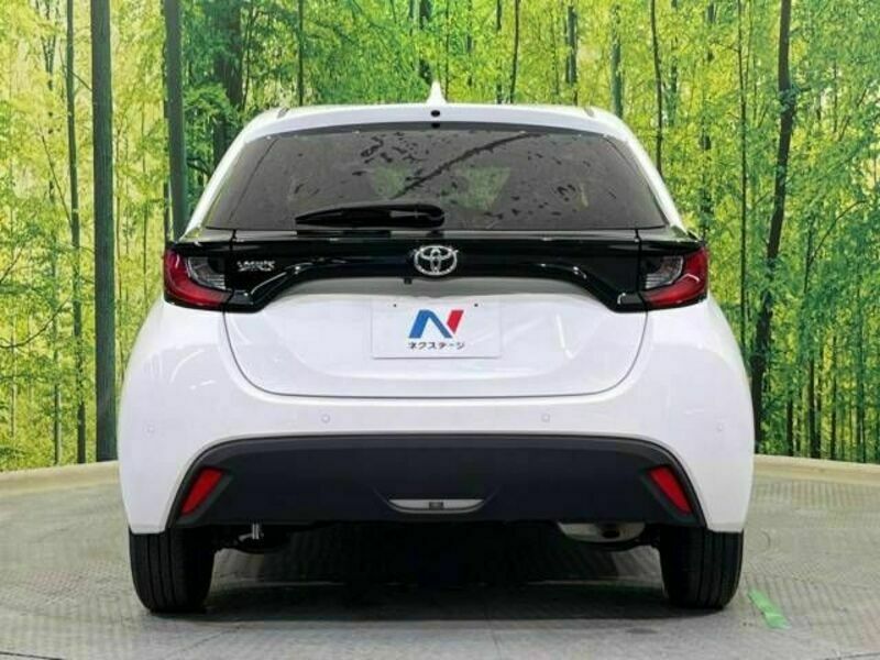 YARIS-15