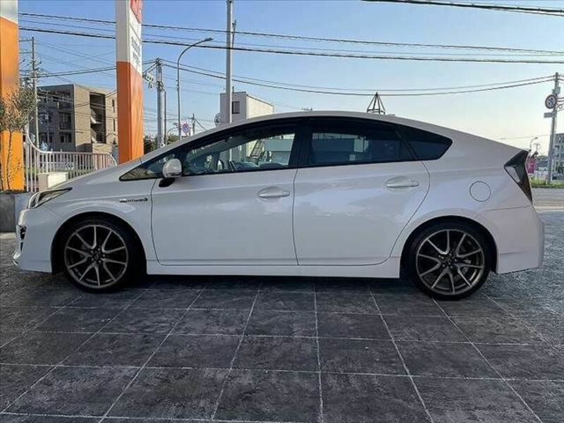 PRIUS-10