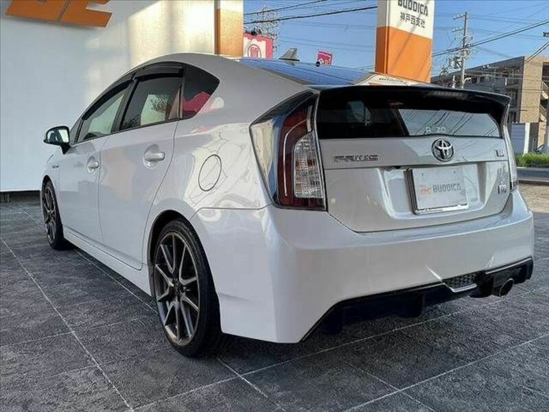 PRIUS-12