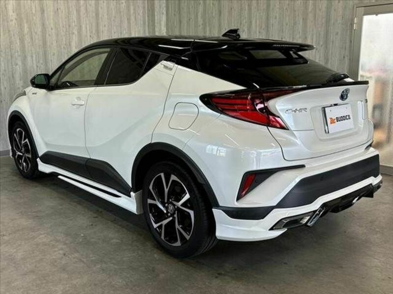 C-HR-11