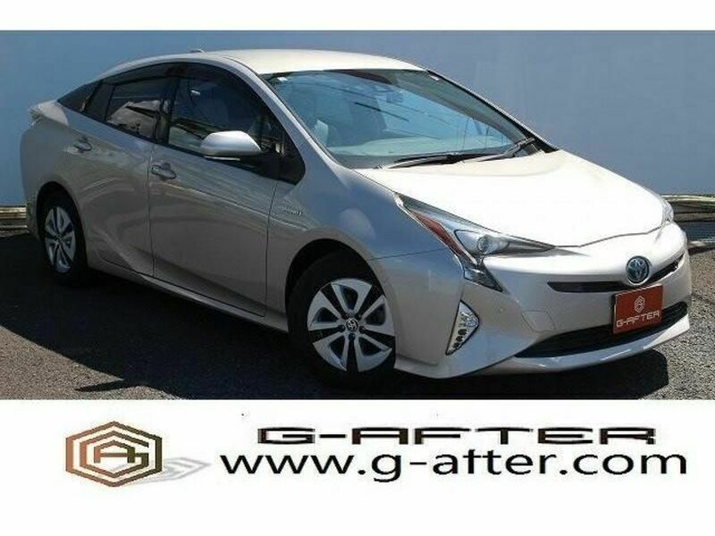 TOYOTA　PRIUS