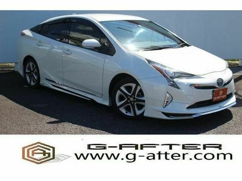 TOYOTA　PRIUS