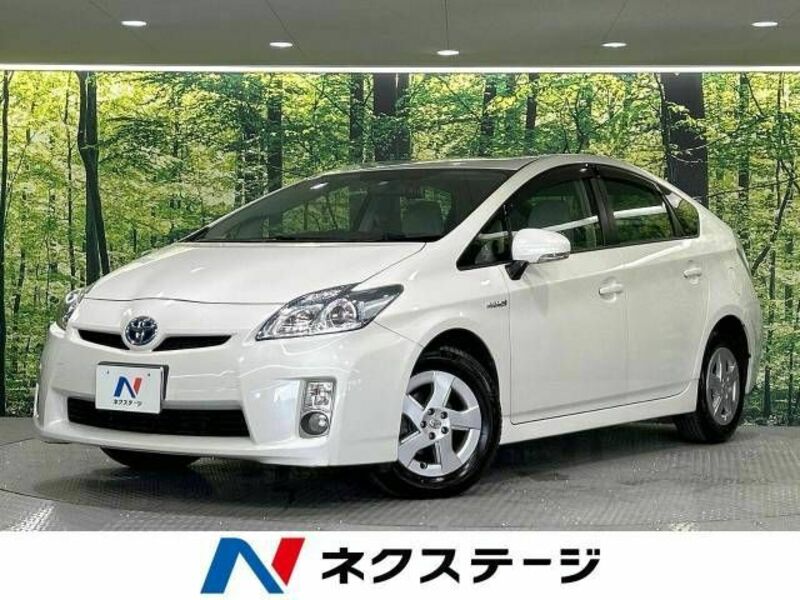 TOYOTA　PRIUS