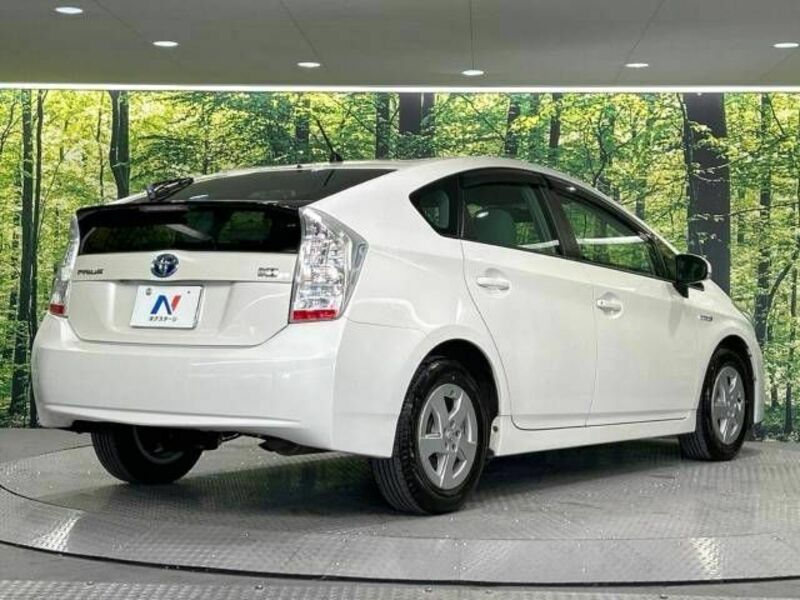 PRIUS-17