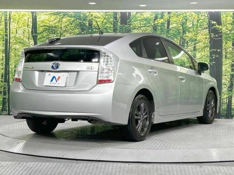 PRIUS-17