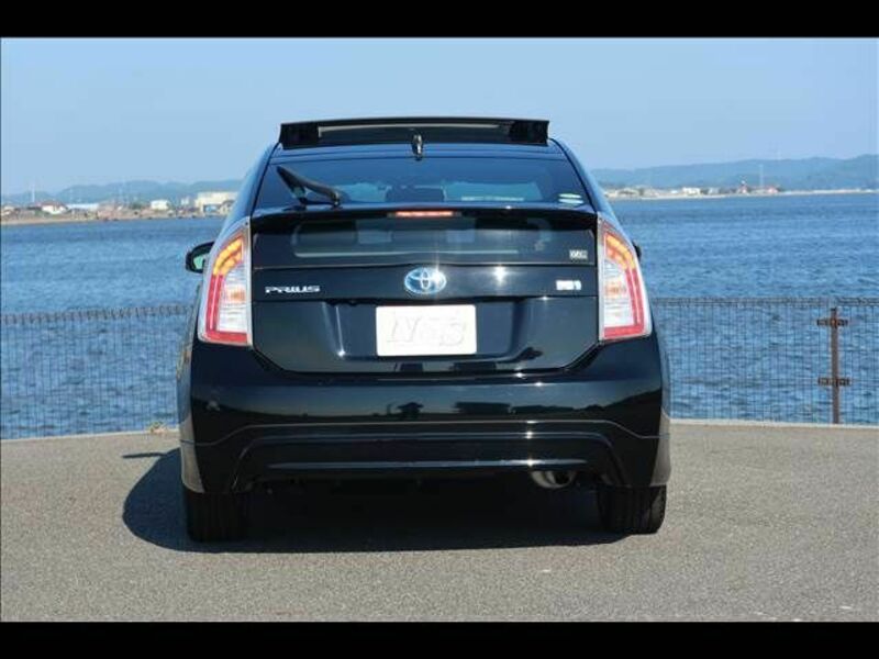 PRIUS-4